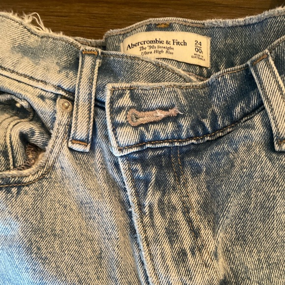 Abercrombie 90s Straight Ultra High Rise Jeans 24 Short - Picture 4 of 6